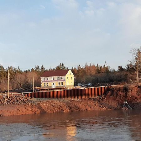 Mountainview Solitude Inn Riverside Bagian luar foto