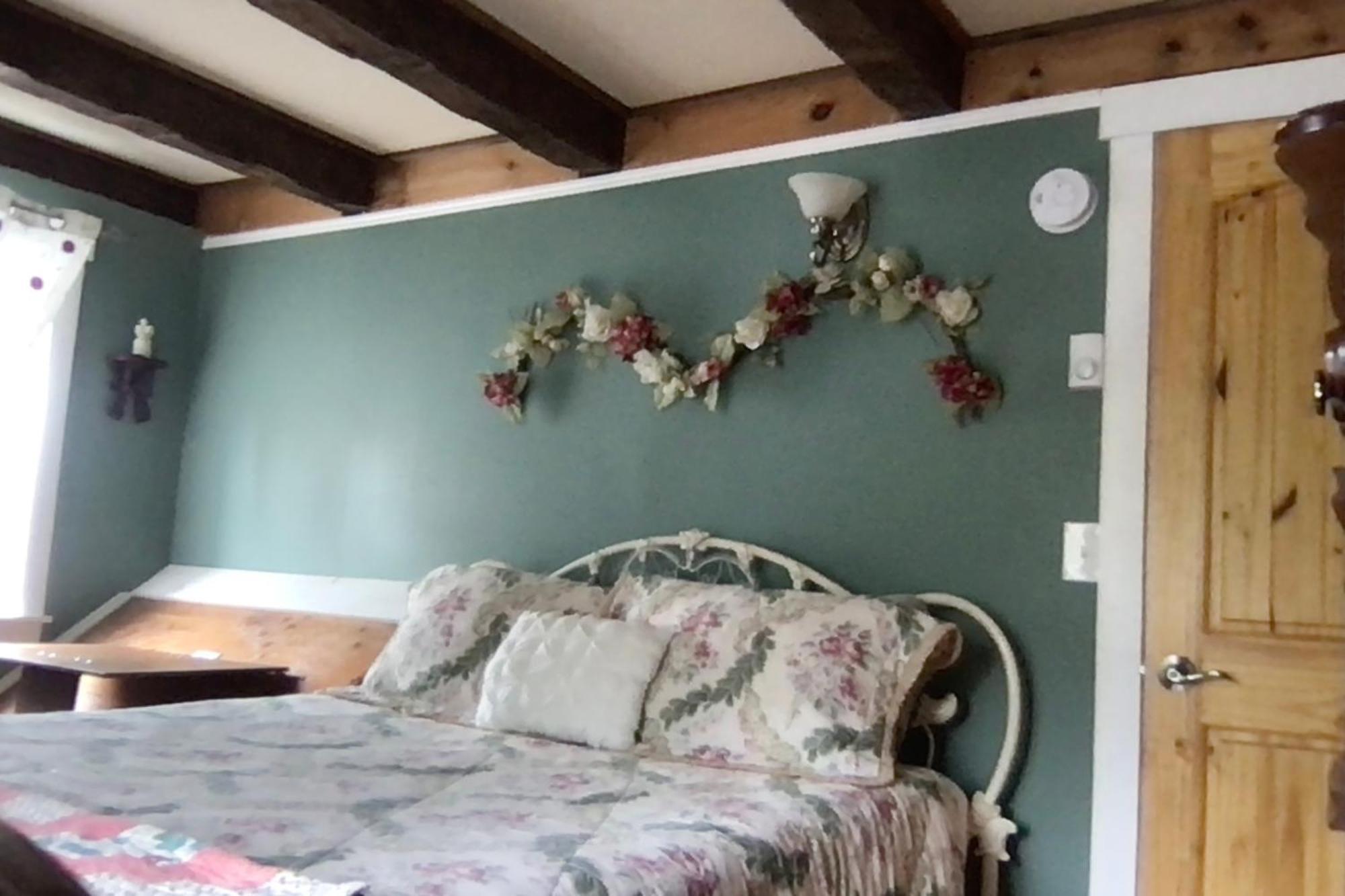 Mountainview Solitude Inn Riverside Bagian luar foto