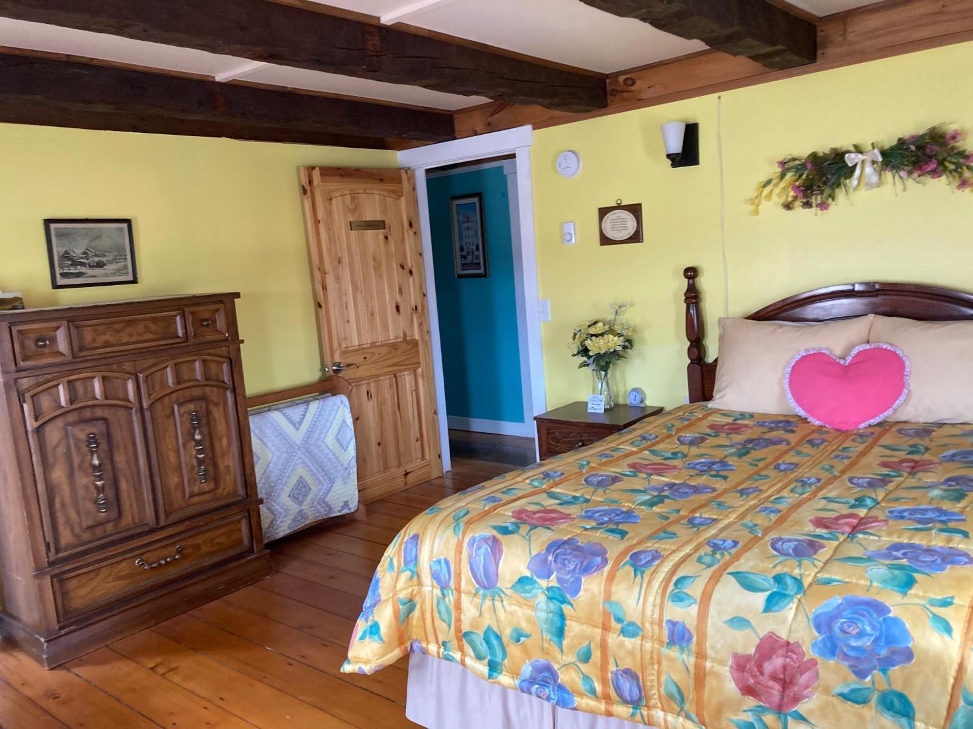 Mountainview Solitude Inn Riverside Bagian luar foto